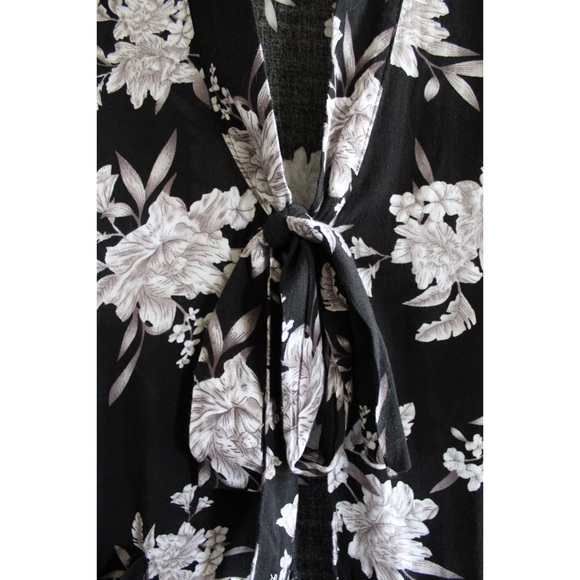 Spiritual Gangster Floral Tied Kimono One Size Fits All - Picture 7 of 16